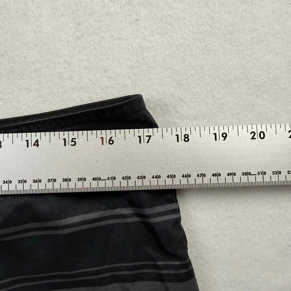Hurley‎ Mens Striped Board Shorts Black Grey White Size 33 B5253-00 MBS0002980
